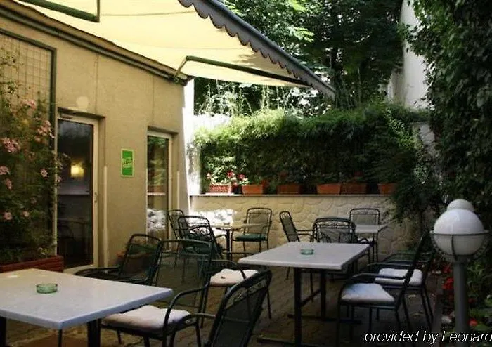 Hotel Caratart Bombolo