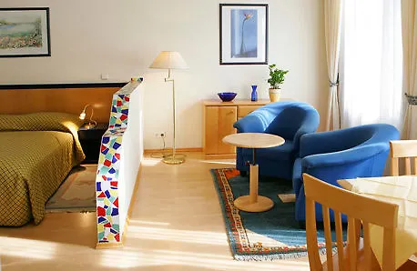 Hotel Caratart Bombolo 4*